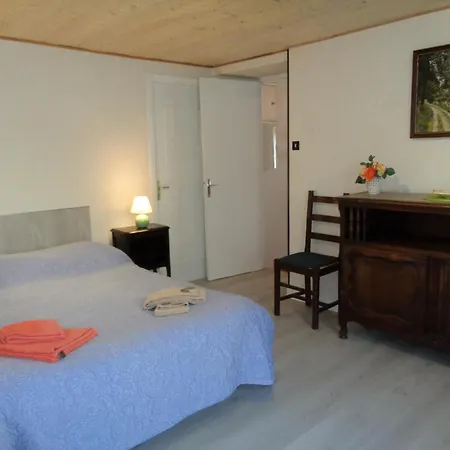 Ferienhaus 110m²: 3 Ch, Terrasse, Jardin, Animaux Acceptes, Wifi, Charges Incluses, Draps Fournis - Fr-1-496-248 *