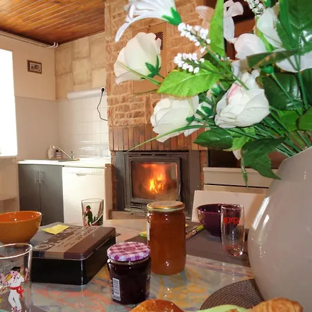 110m²: 3 Ch, Terrasse, Jardin, Animaux Acceptes, Wifi, Charges Incluses, Draps Fournis - Fr-1-496-248 Ferienhaus Saint-Jean-la-Vetre